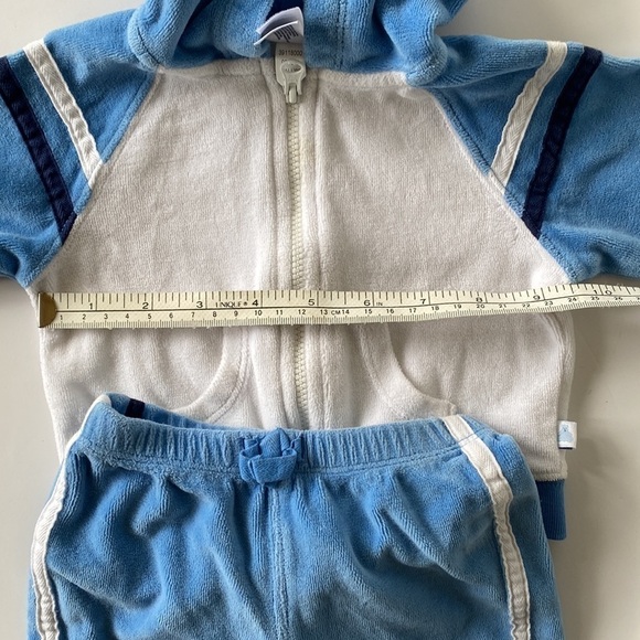 Baby Gap blue and white velour track suit 0-3 months - Picture 9 of 10